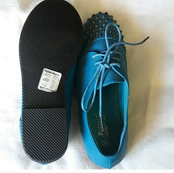 Women's studded turquoise shoes size 8 - Picture 6 of 6